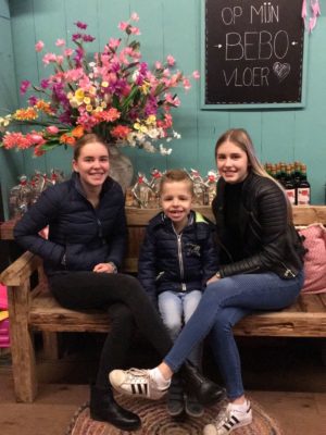 Fam Schoolen uit Bathmen is tevreden met hun laminaat vloer Fam Schoolen uit Bathmen is tevreden met hun laminaat vloer