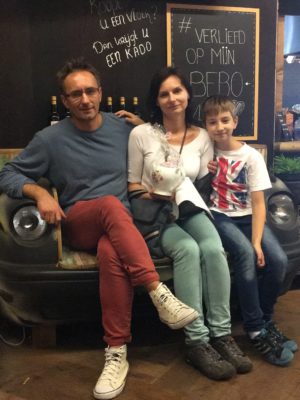Deze familie uit Vroomshoop zijn blij met hun nieuwe laminaatvloer