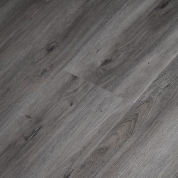 V-groef laminaat om de planken afzonderlijk uit te laten komen en zo het effect te geven van een houten vloer terwijl het een laminaatvloer is.